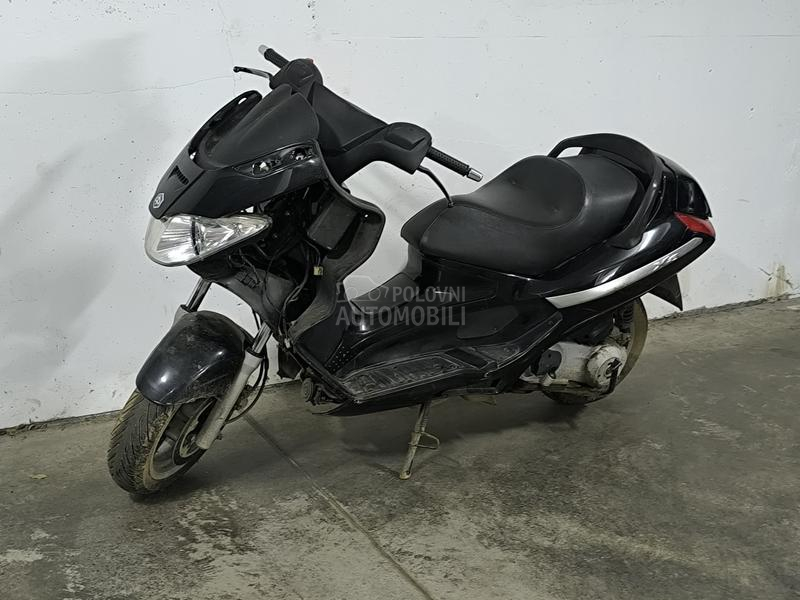 Piaggio x8