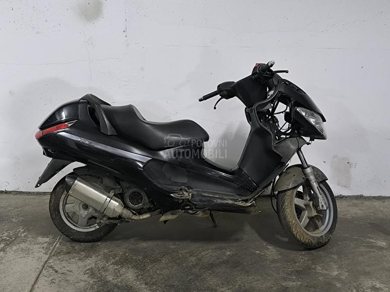 Piaggio x8