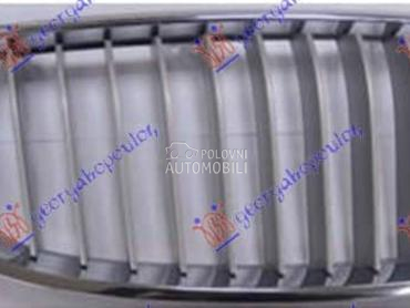 PVC MASKA HROM/SIVA Desno za BMW Serija 4 od 2000. do 2020. god.