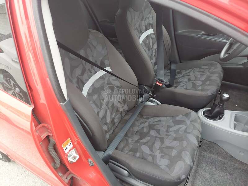 Suzuki Alto 1.0B FERARI CLIMA