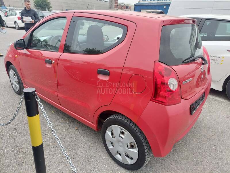 Suzuki Alto 1.0B FERARI CLIMA