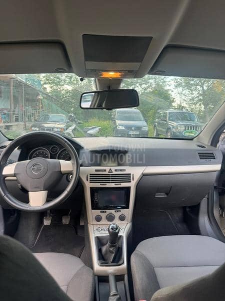 Opel Astra H 