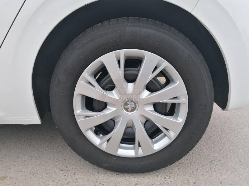 Peugeot 208 1.2i ACTIVE CH