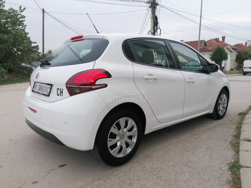 Peugeot 208 1.2i ACTIVE CH
