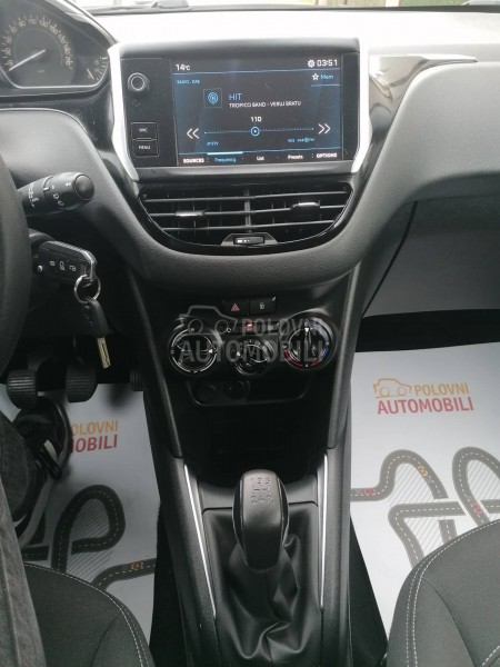 Peugeot 208 1.2i ACTIVE CH