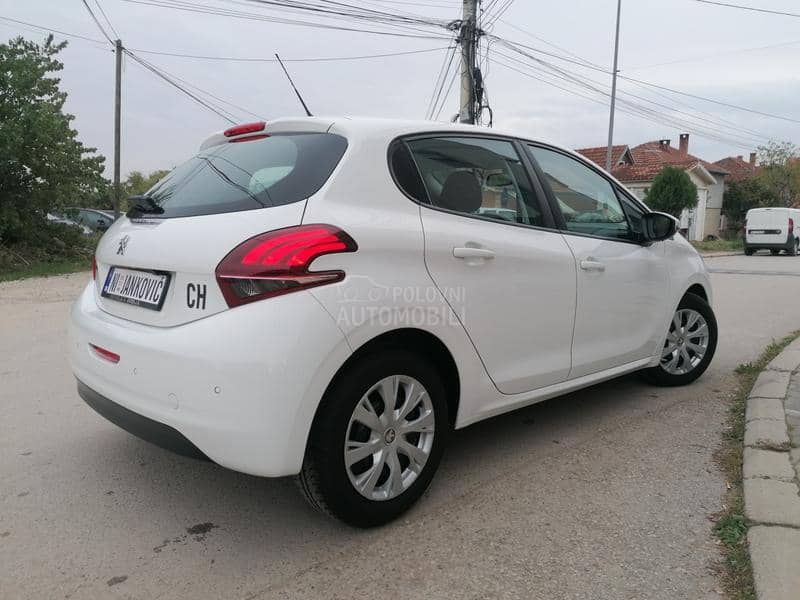 Peugeot 208 1.2i ACTIVE CH