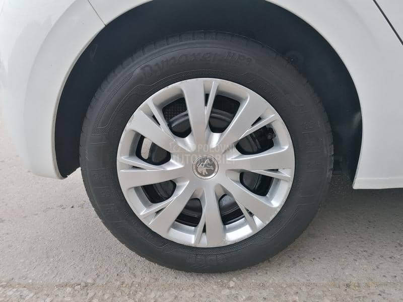 Peugeot 208 1.2i ACTIVE CH