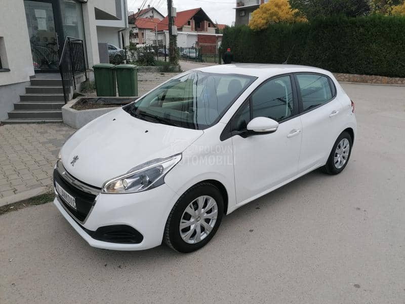 Peugeot 208 1.2i ACTIVE CH