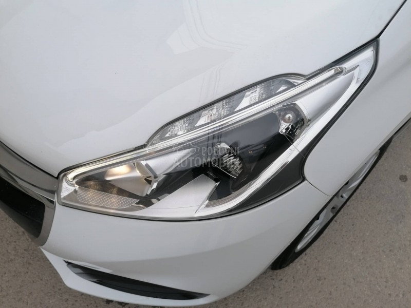 Peugeot 208 1.2i ACTIVE CH