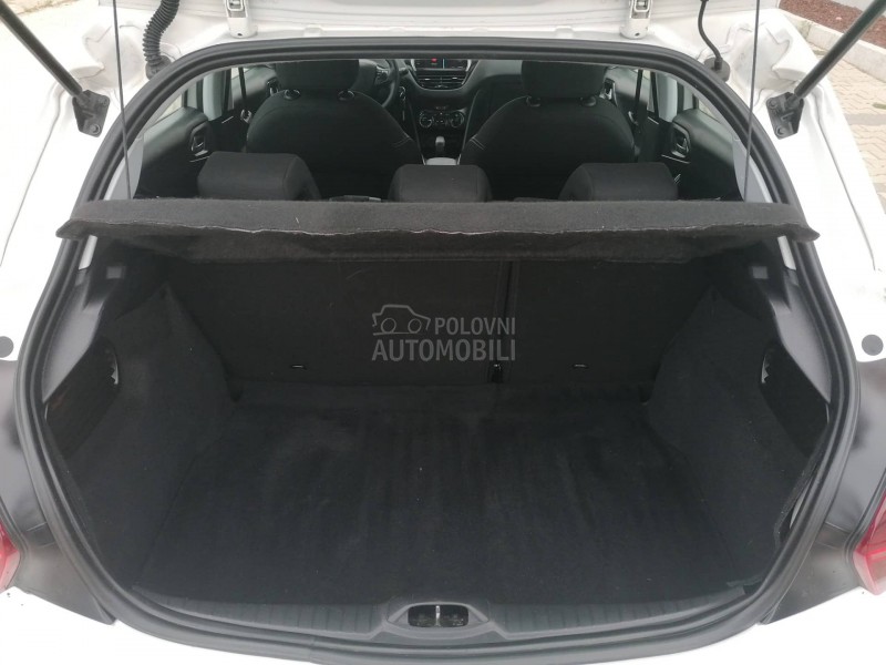 Peugeot 208 1.2i ACTIVE CH