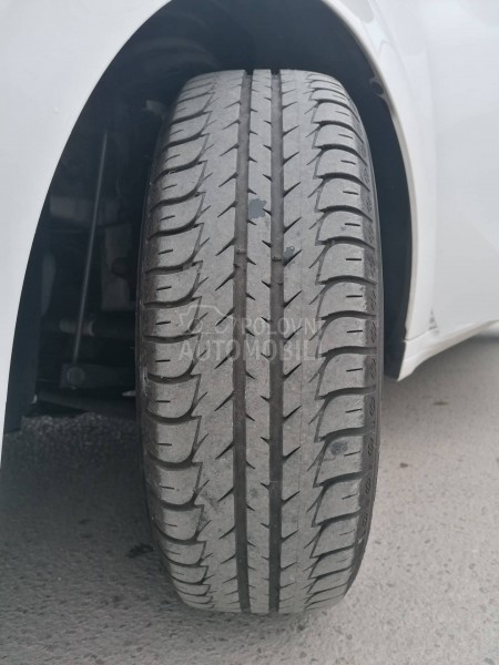 Peugeot 208 1.2i ACTIVE CH