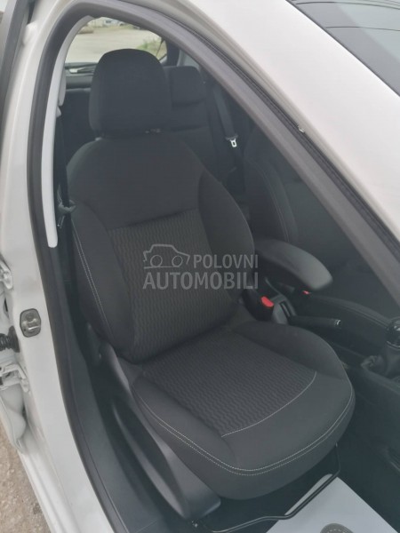 Peugeot 208 1.2i ACTIVE CH