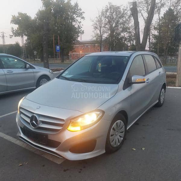 Mercedes Benz B 180 