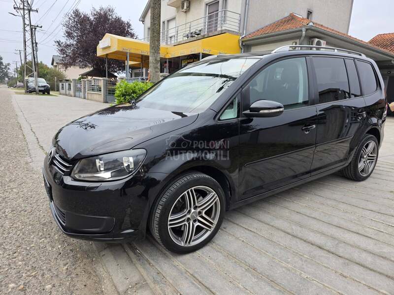 Volkswagen Touran 129 000 k m n o v