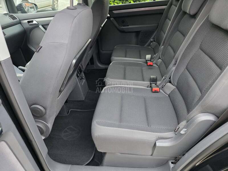 Volkswagen Touran 129 000 k m n o v