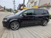Volkswagen Touran 129 000 k m n o v