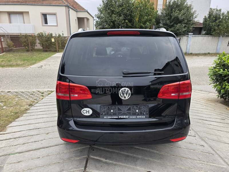 Volkswagen Touran 129 000 k m n o v
