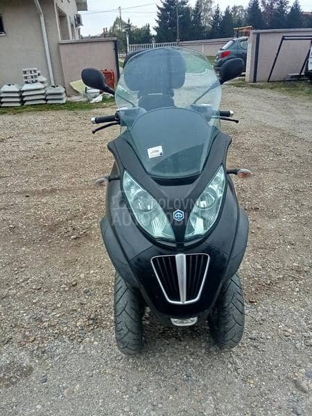 Piaggio mp 3 b kategorija
