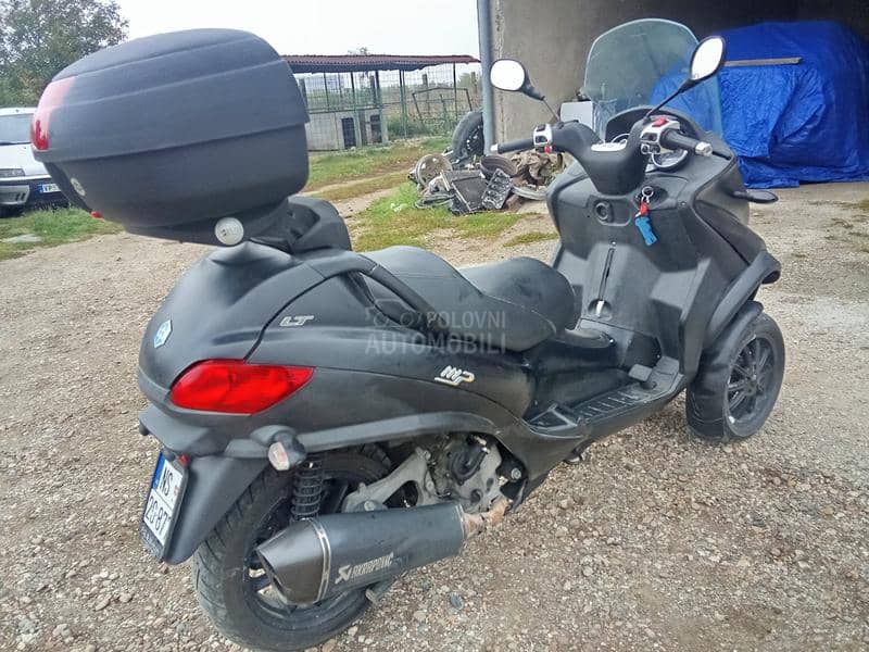 Piaggio mp 3 b kategorija