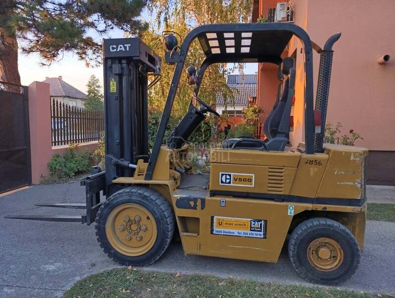 CAT Viljuškar dizel 2,5 tone