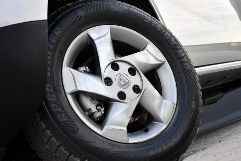 Dacia Duster 1.6 / 4x4 / CH