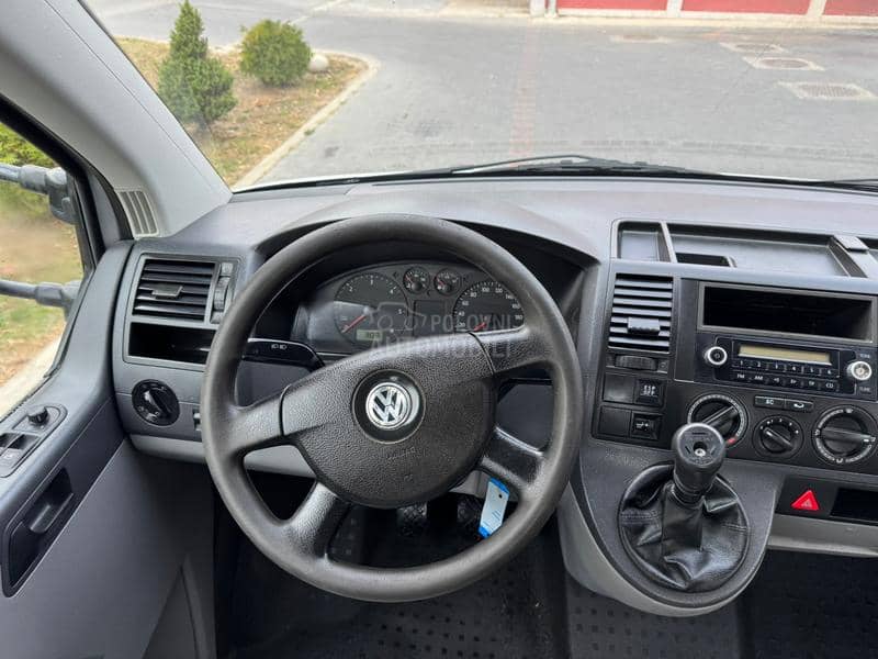 Volkswagen Transporter T5 2.5 TDI