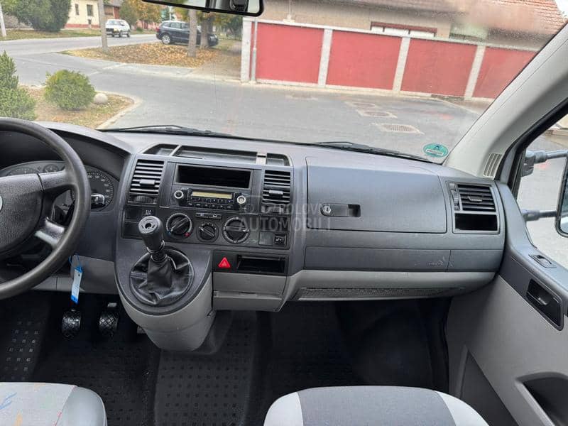 Volkswagen Transporter T5 2.5 TDI