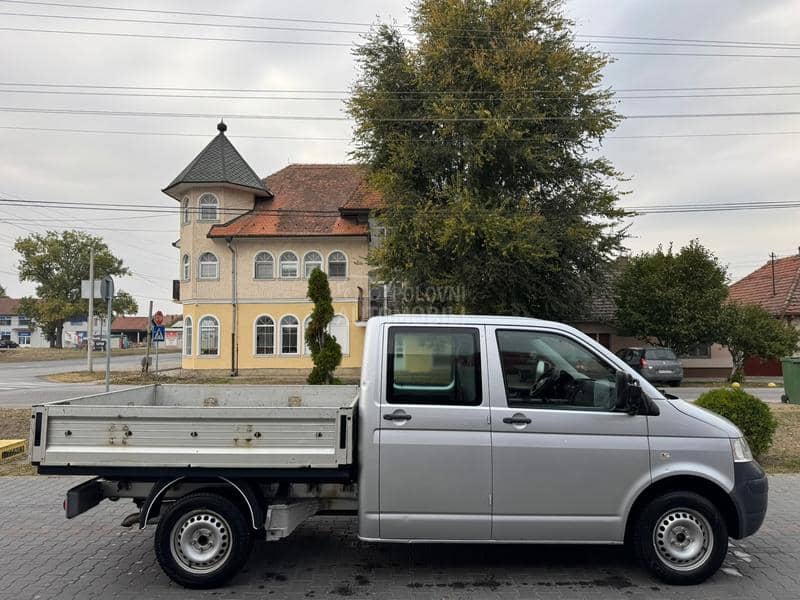 Volkswagen Transporter T5 2.5 TDI