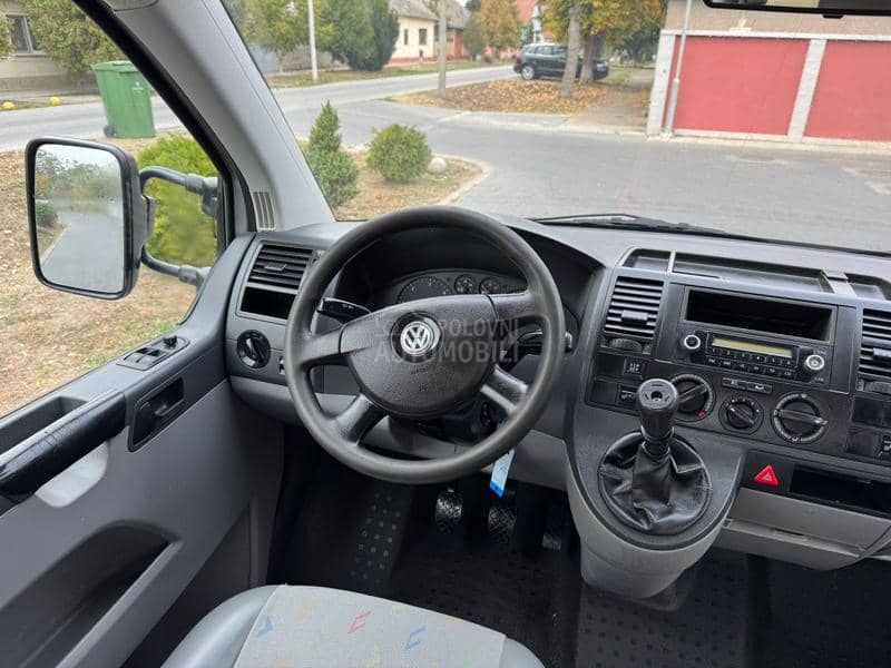 Volkswagen Transporter T5 2.5 TDI