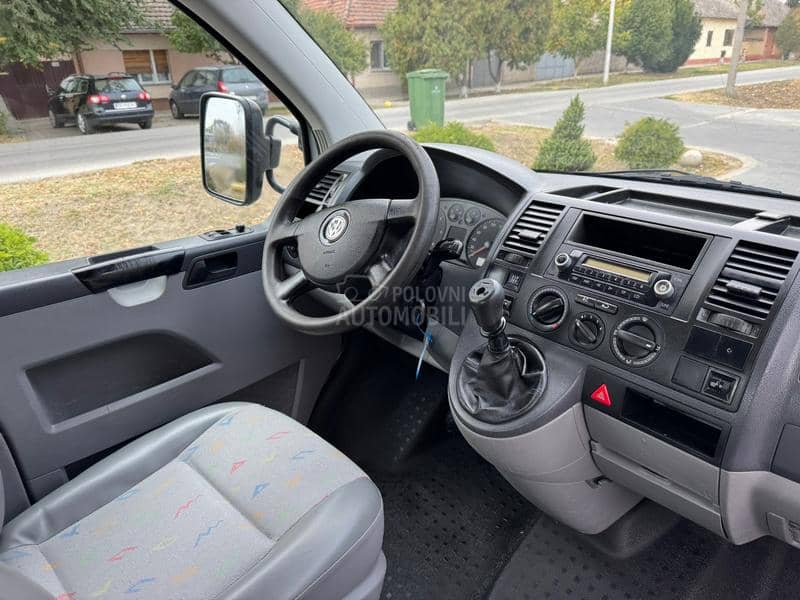 Volkswagen Transporter T5 2.5 TDI