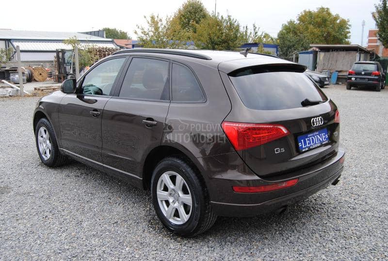 Audi Q5 2,0 TFSI AUTO. 4x4 Audi Q5 2,0 TFSI AUTO. 4x4