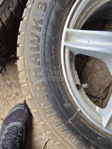 Aluminijumske felne Dezent sa ms gumama 15" 5 x 112