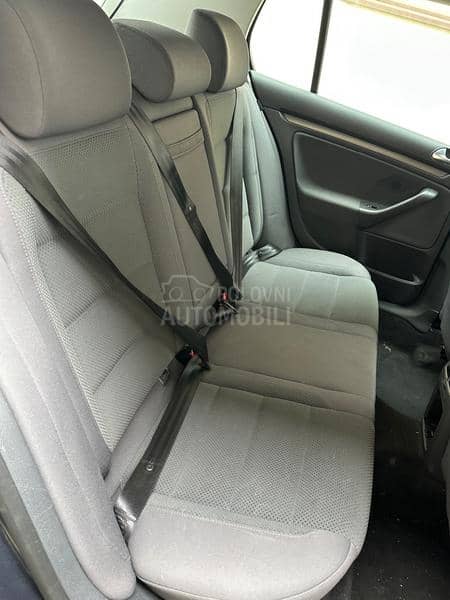 Volkswagen Golf 5 1.6