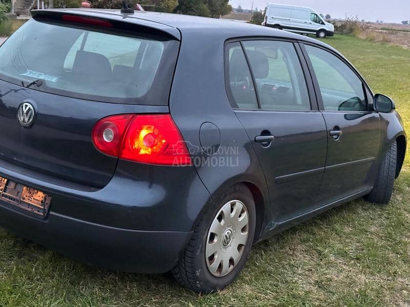 Volkswagen Golf 5 1.6
