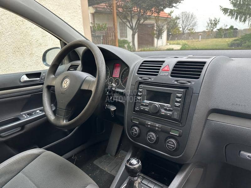Volkswagen Golf 5 1.6