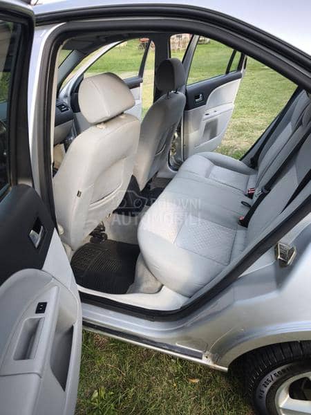 Ford Mondeo GHIA Ford Mondeo GHIA
