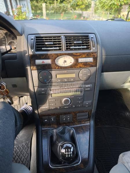 Ford Mondeo GHIA Ford Mondeo GHIA