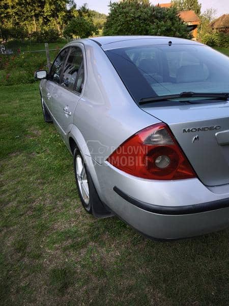 Ford Mondeo GHIA Ford Mondeo GHIA