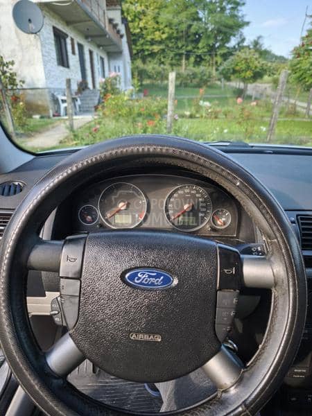 Ford Mondeo GHIA Ford Mondeo GHIA