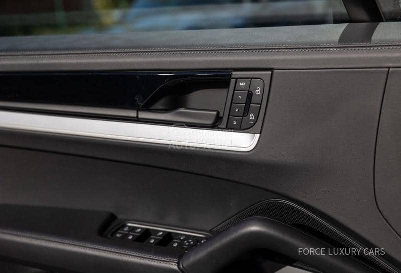 Porsche Cayenne E-Hybrid BOSE