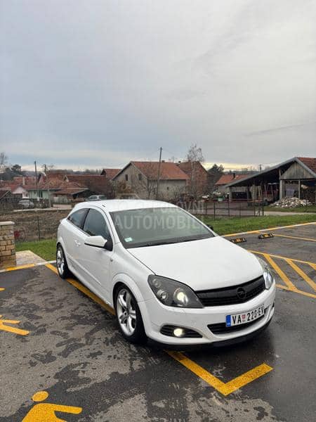 Opel Astra H GTC