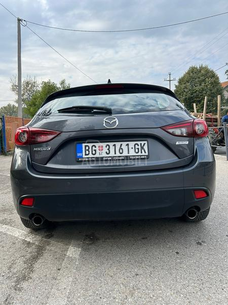 Mazda 3 2.0 Vredi pogledati