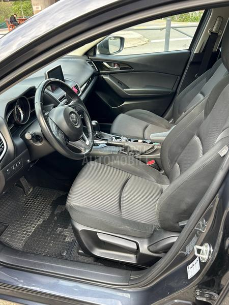 Mazda 3 2.0 Vredi pogledati