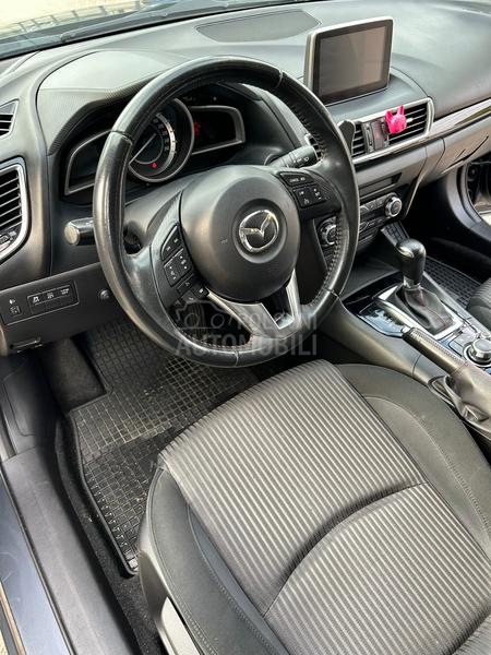 Mazda 3 2.0 Vredi pogledati