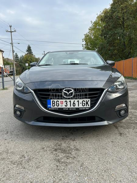Mazda 3 2.0 Vredi pogledati