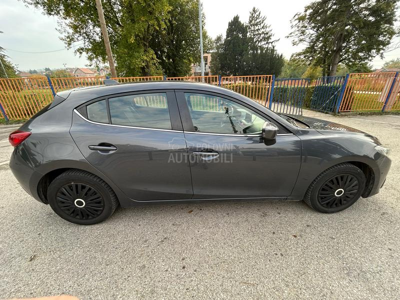Mazda 3 2.0 Vredi pogledati
