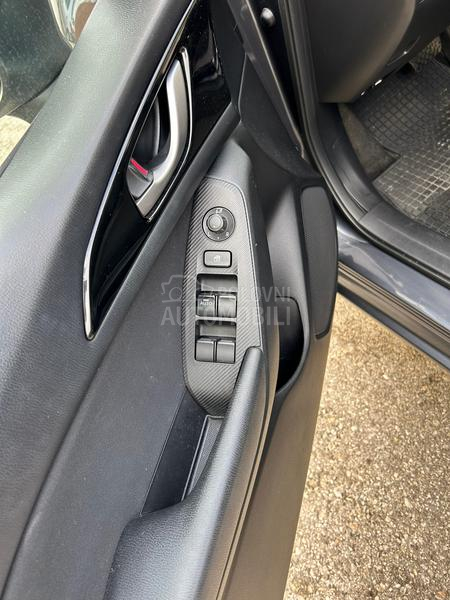 Mazda 3 2.0 Vredi pogledati