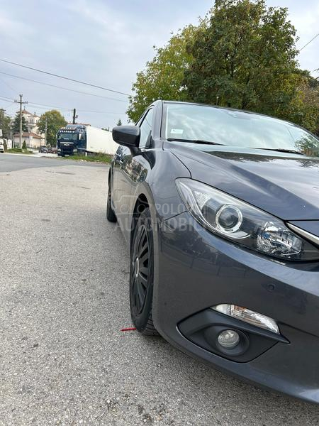 Mazda 3 2.0 Vredi pogledati