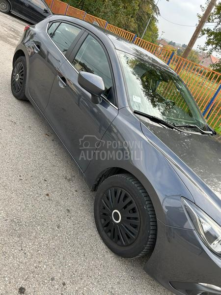 Mazda 3 2.0 Vredi pogledati