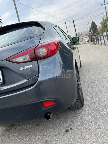 Mazda 3 2.0 Vredi pogledati